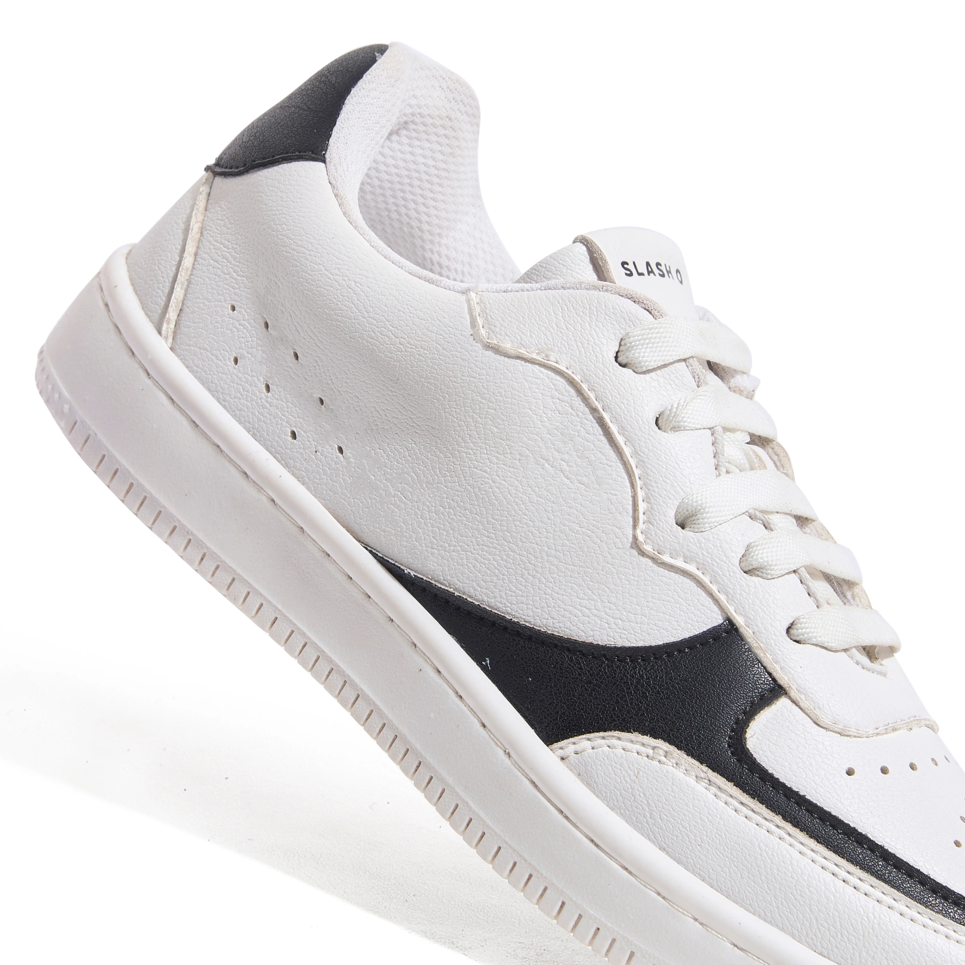 10/10 - Black - Image 3